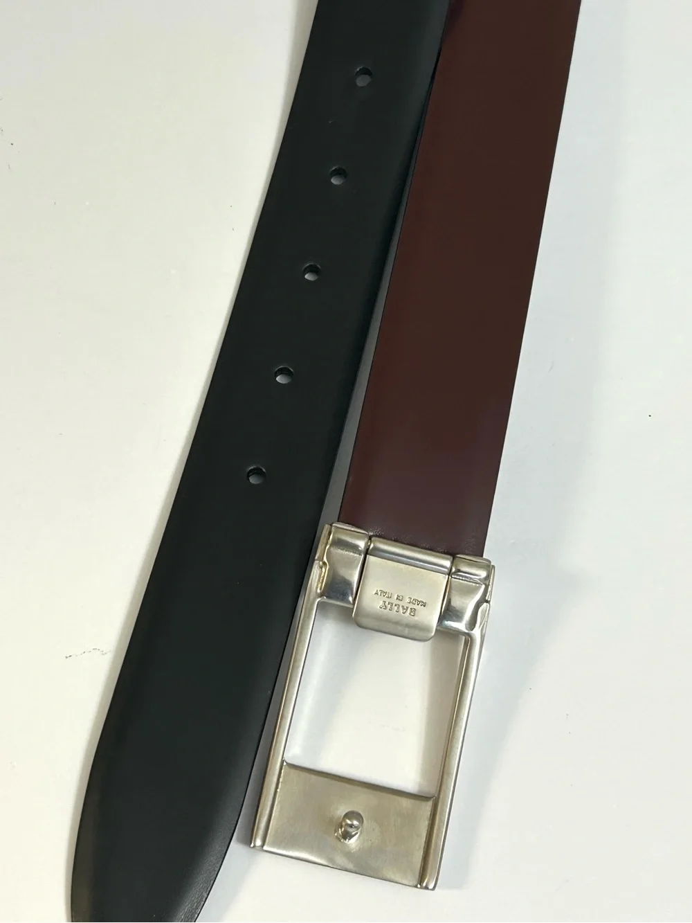 Bally Reversible Black/Burgundy Leather Men's Dress Belt Sz 38 Swiss Crest Italy